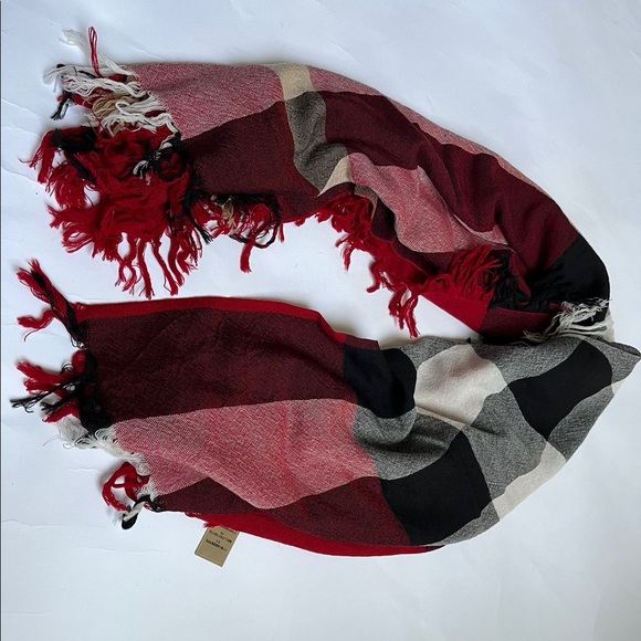 Burberry scarf - Picture 6 of 8